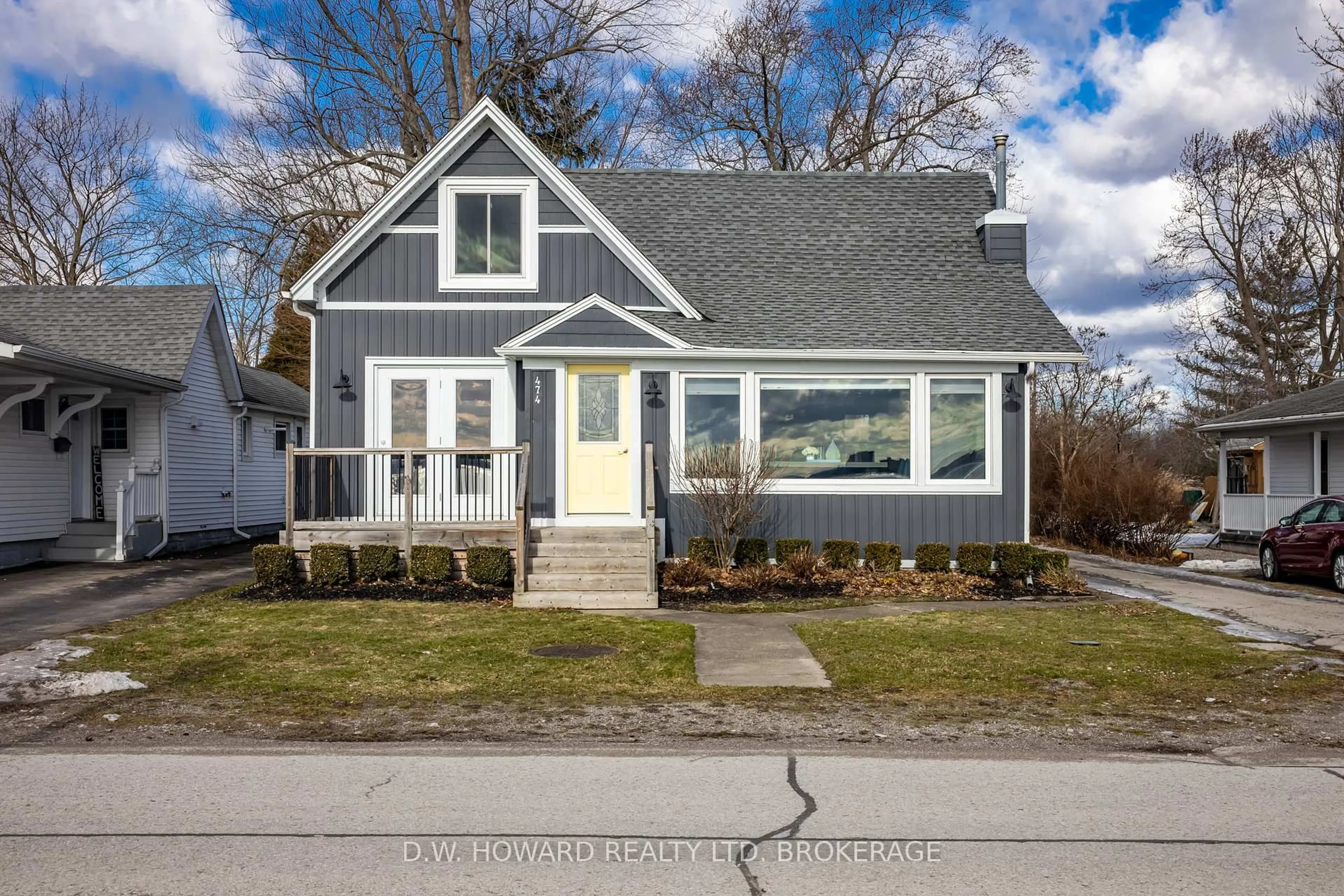 Home with vinyl exterior material, street for 474 Lakeshore Rd, Fort Erie Ontario L2A 1B5