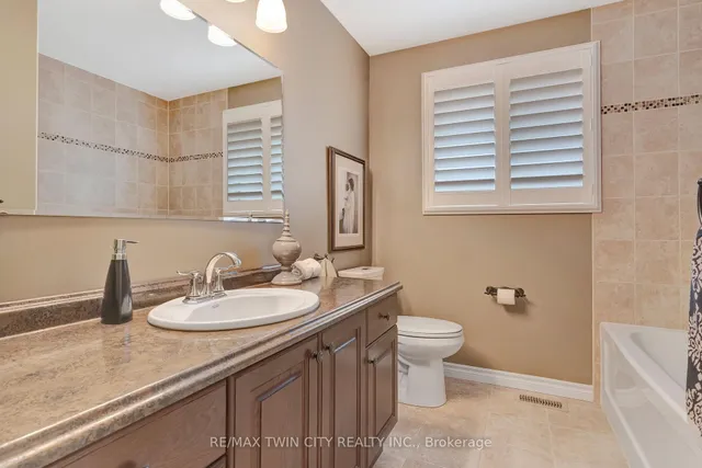 Additional property image - 158 Martinglen Cres