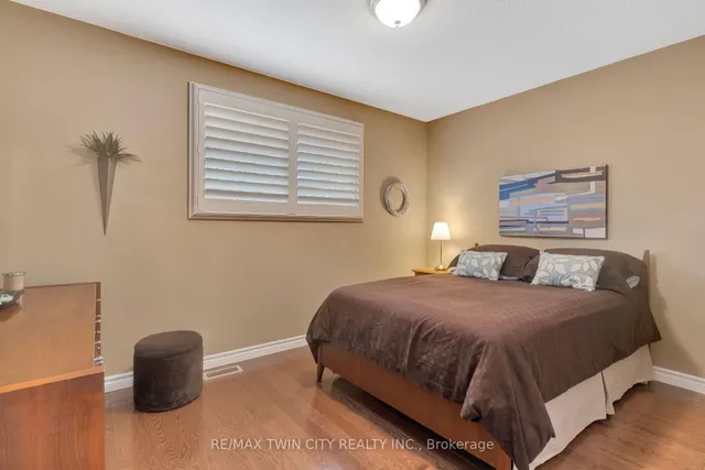 Additional property image - 158 Martinglen Cres