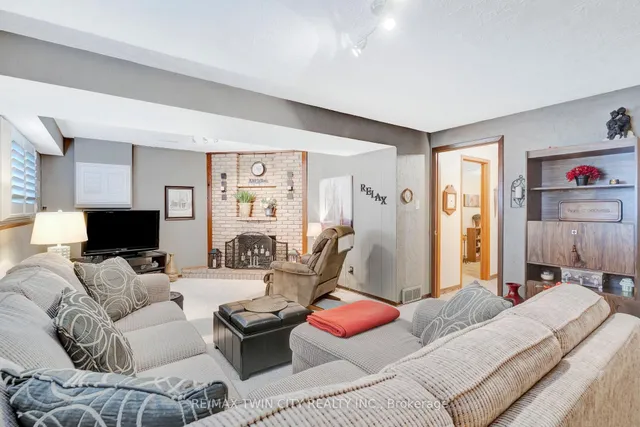 Additional property image - 158 Martinglen Cres