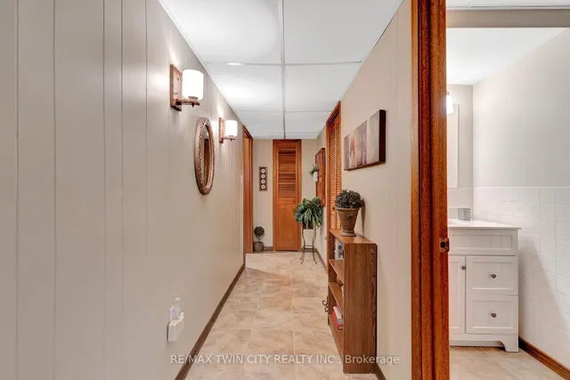 Additional property image - 158 Martinglen Cres