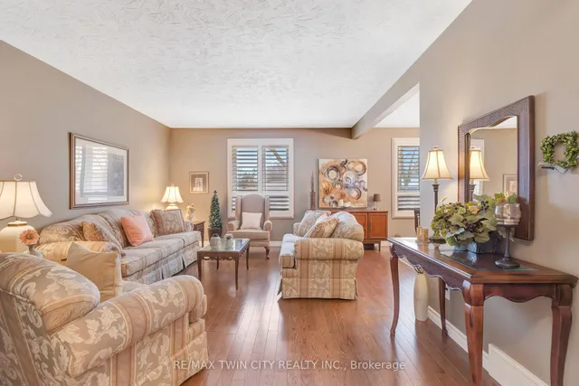 Additional property image - 158 Martinglen Cres