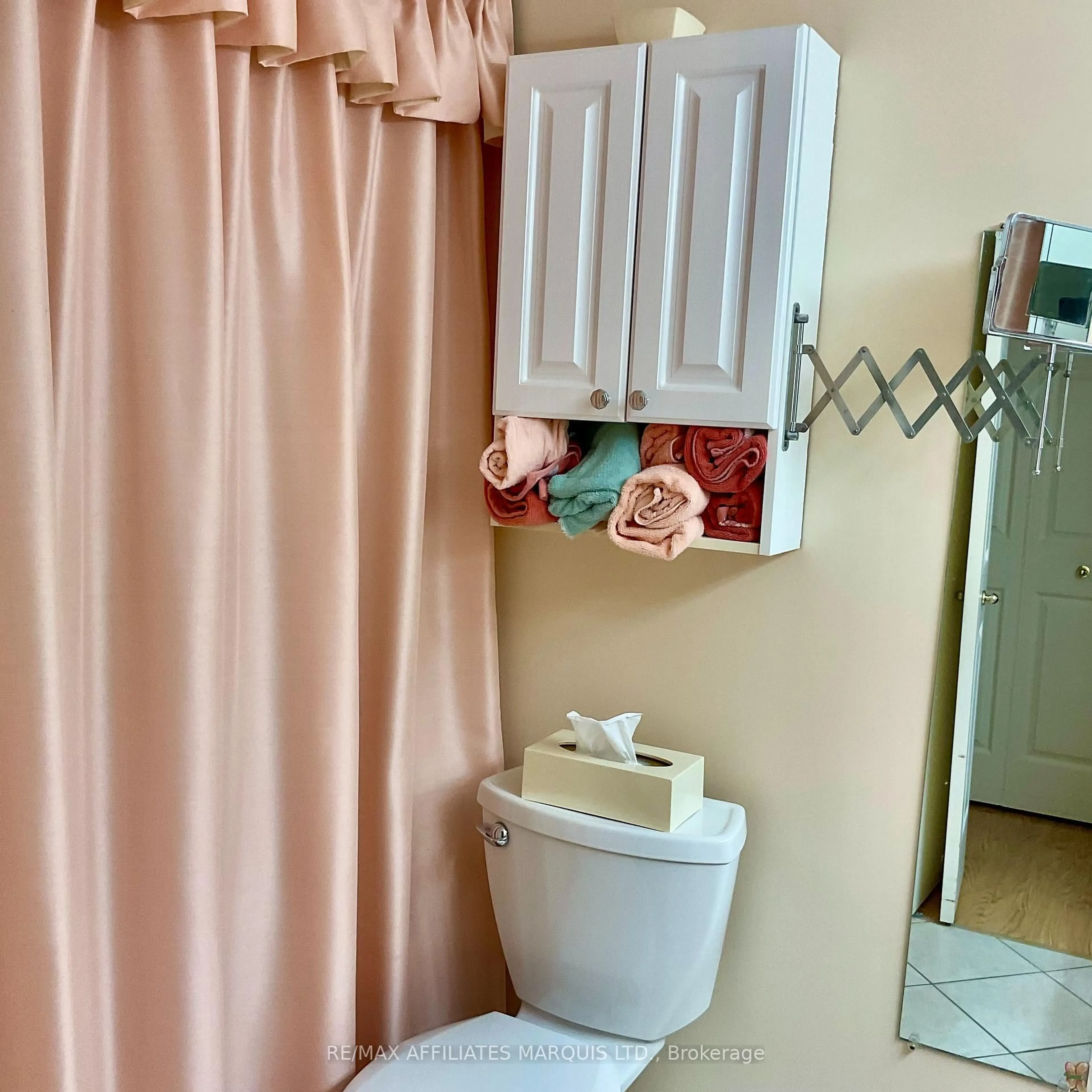 Standard bathroom, unknown for 121 Water St #108, Cornwall Ontario K6J 5T8