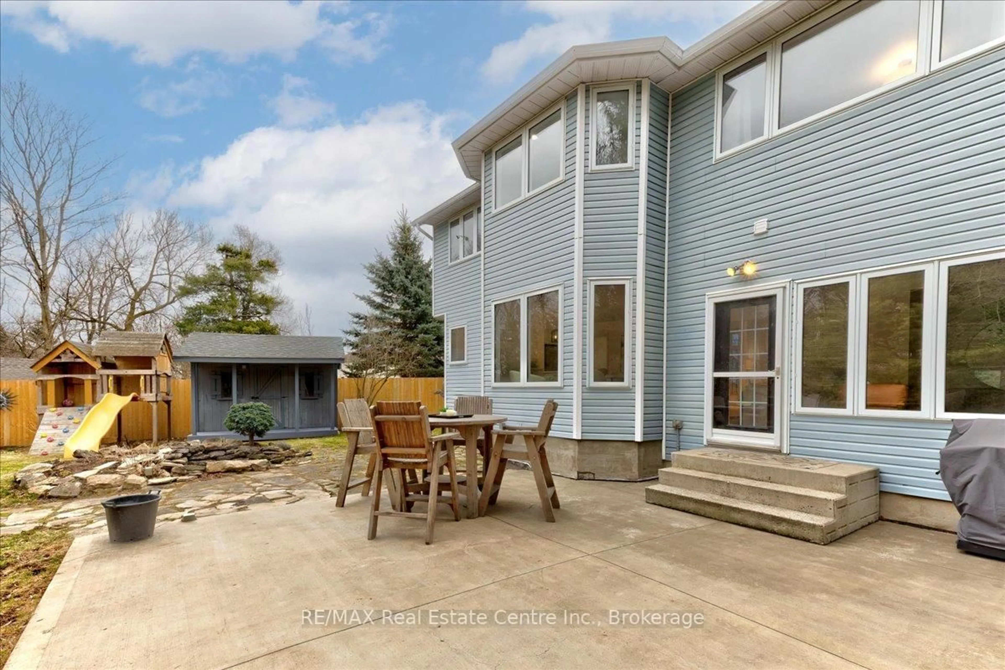Patio, unknown for 152 Mitchell St, North Dumfries Ontario N0B 1E0
