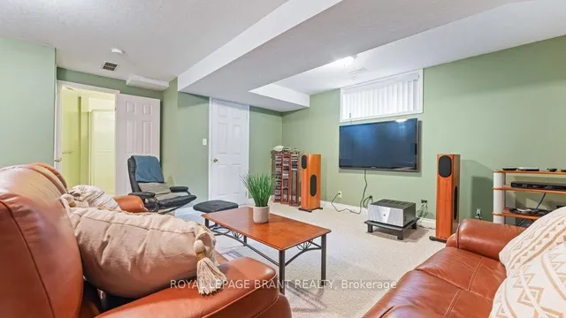 Additional property image - 119 Pine Martin Cres