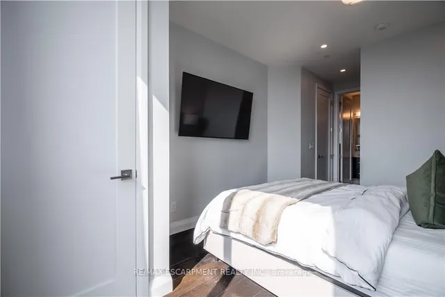 Additional property image - 101 Locke St Unit 409