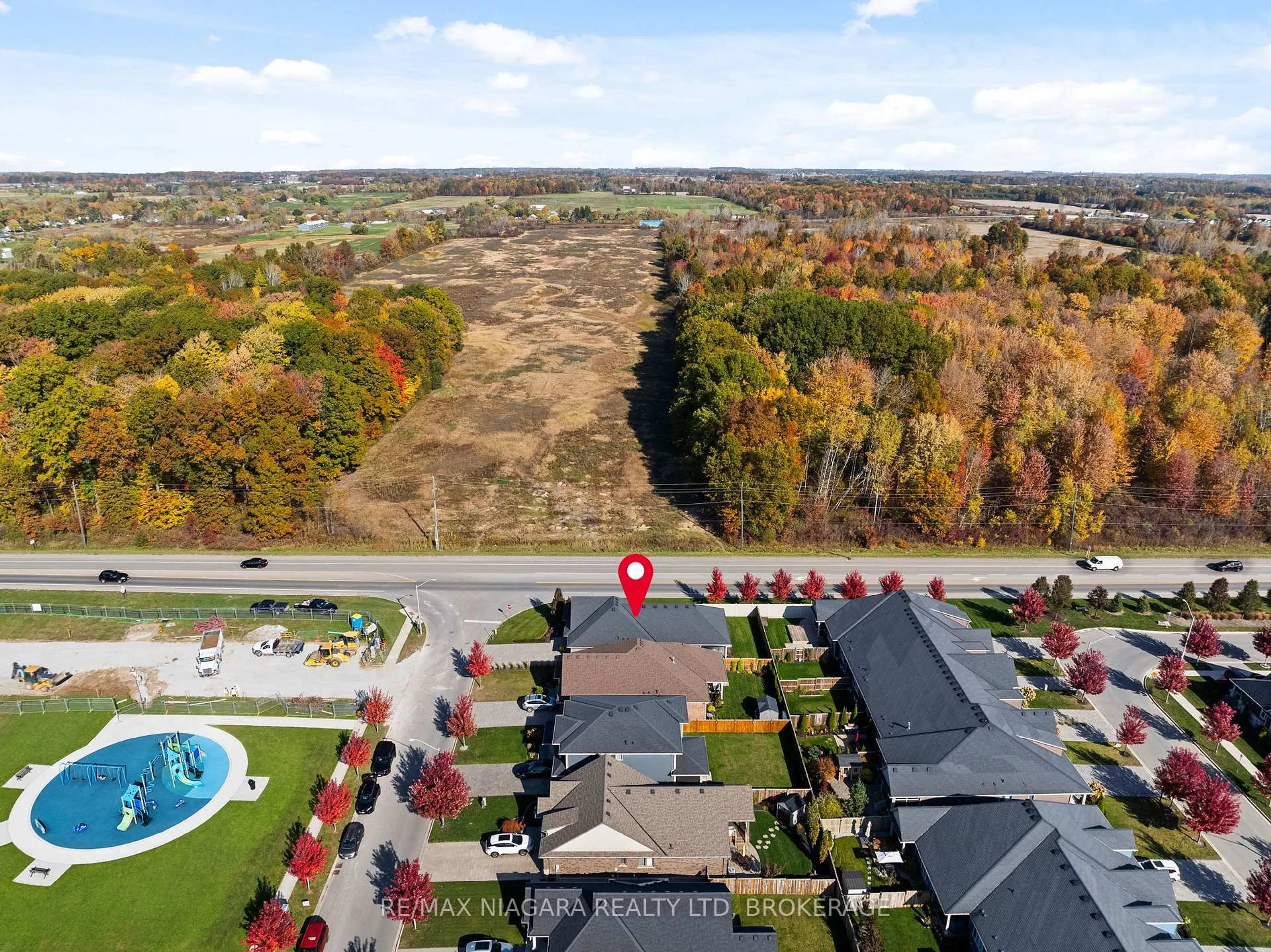 A pic from outside/outdoor area/front of a property/back of a property/a pic from drone, water/lake/river/ocean view for 2 EASTMAN GATEWAY N/A, Thorold Ontario L2V 0E2