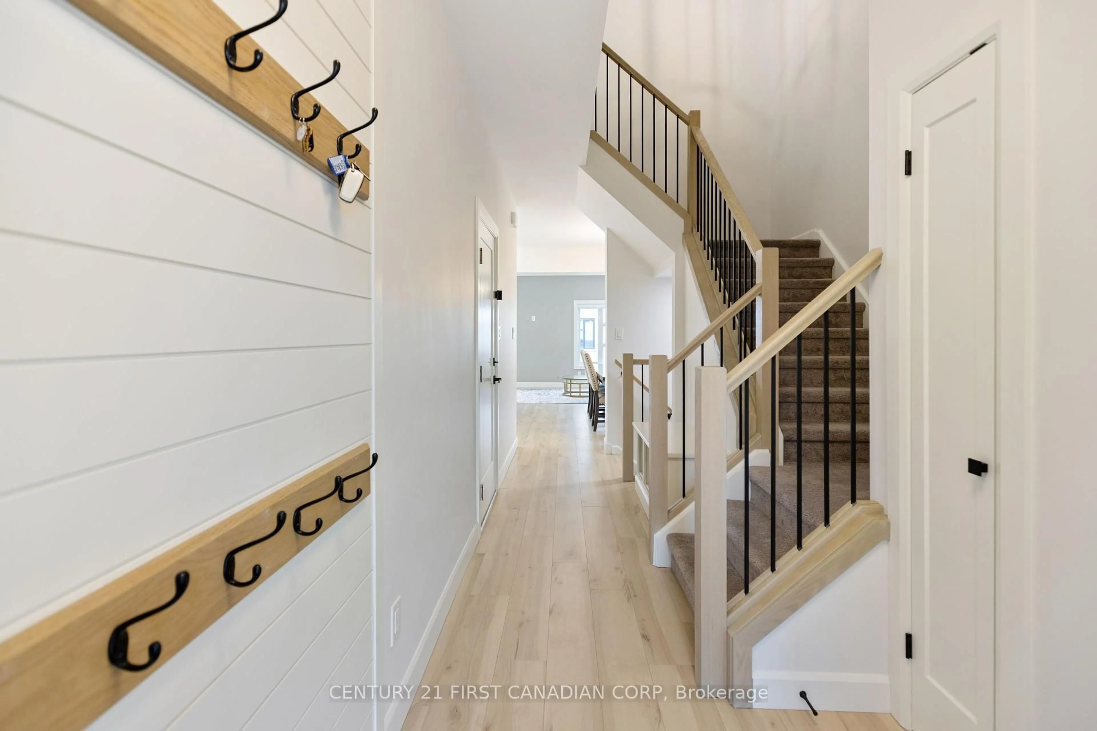 Indoor entryway for 2700 Buroak Dr #59, London Ontario N6G 5Z5