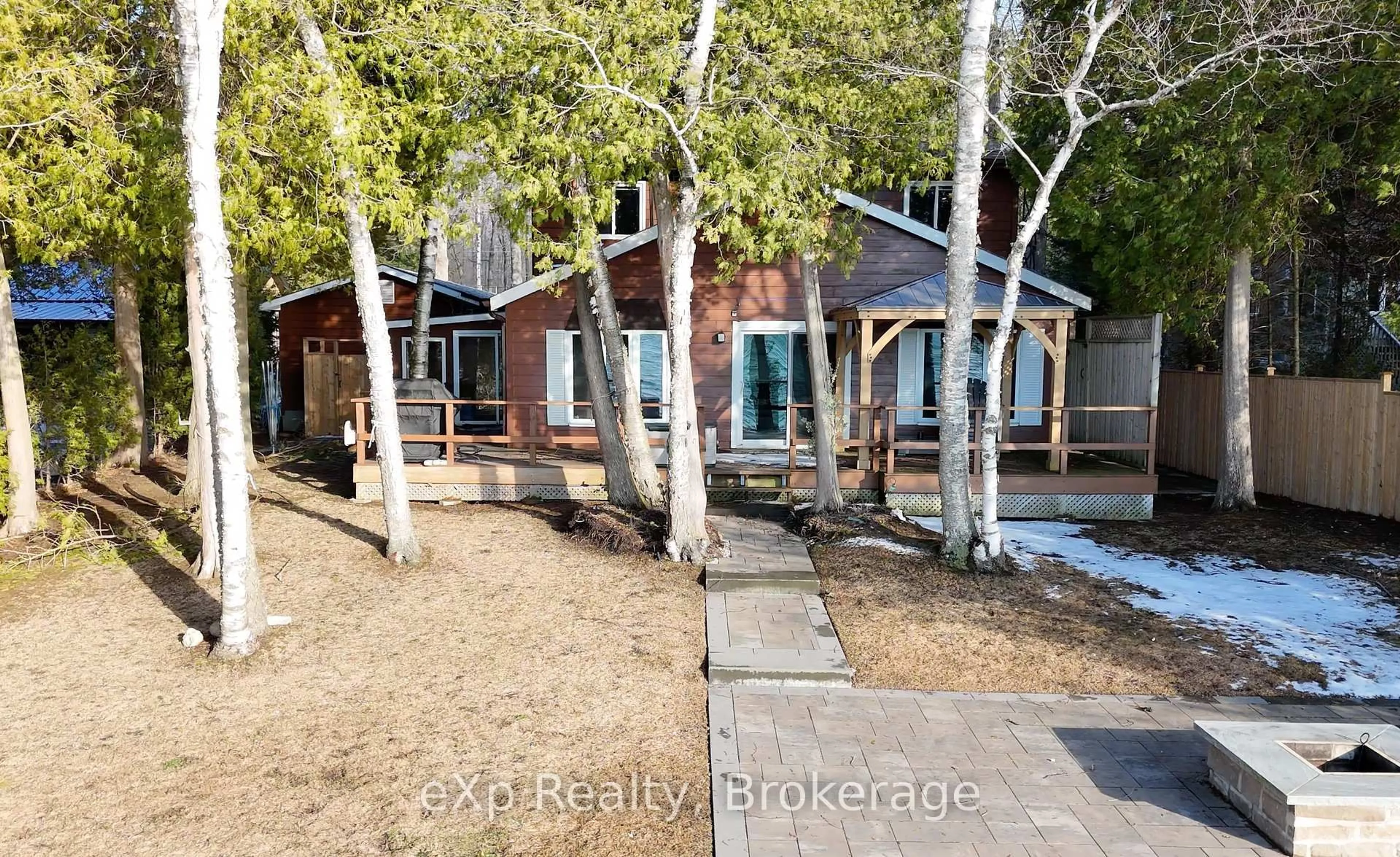 A pic from outside/outdoor area/front of a property/back of a property/a pic from drone, unknown for 170 FRANCIS Dr, Georgian Bluffs Ontario N0H 2K0