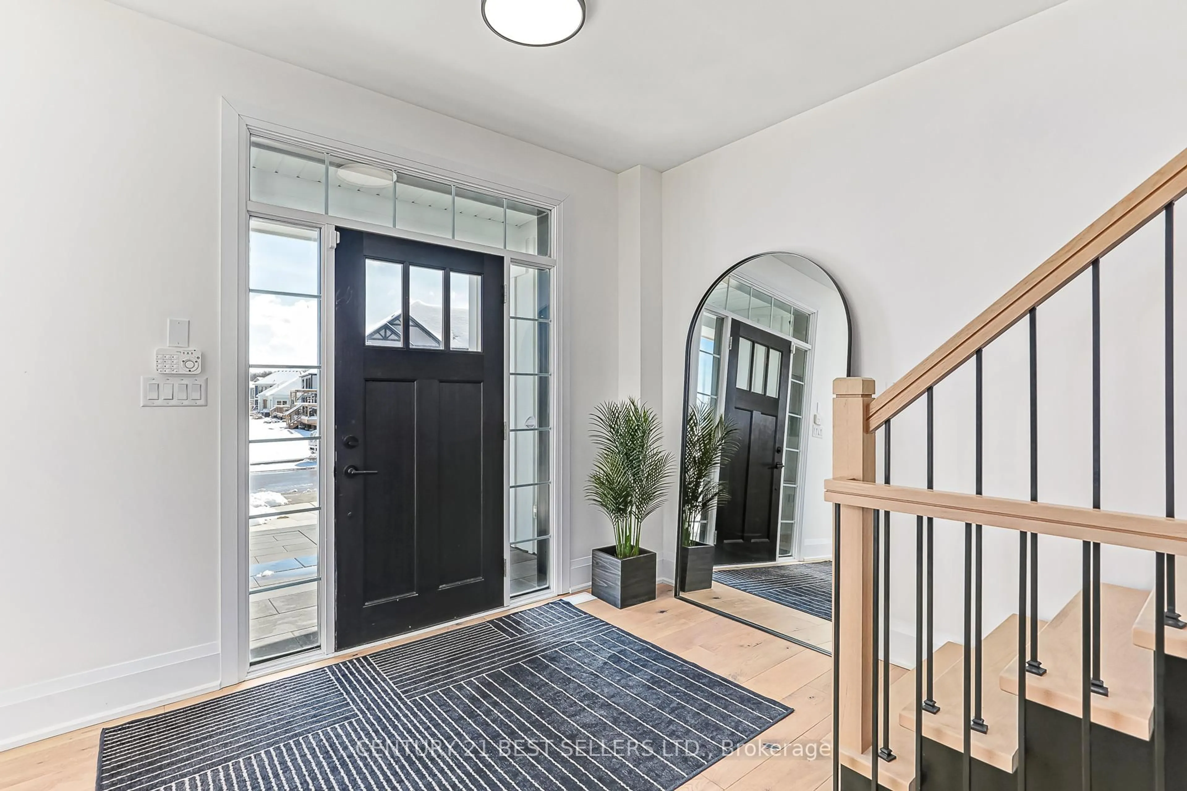 Indoor entryway for 112 Springside Cres, Blue Mountains Ontario L9Y 4X5