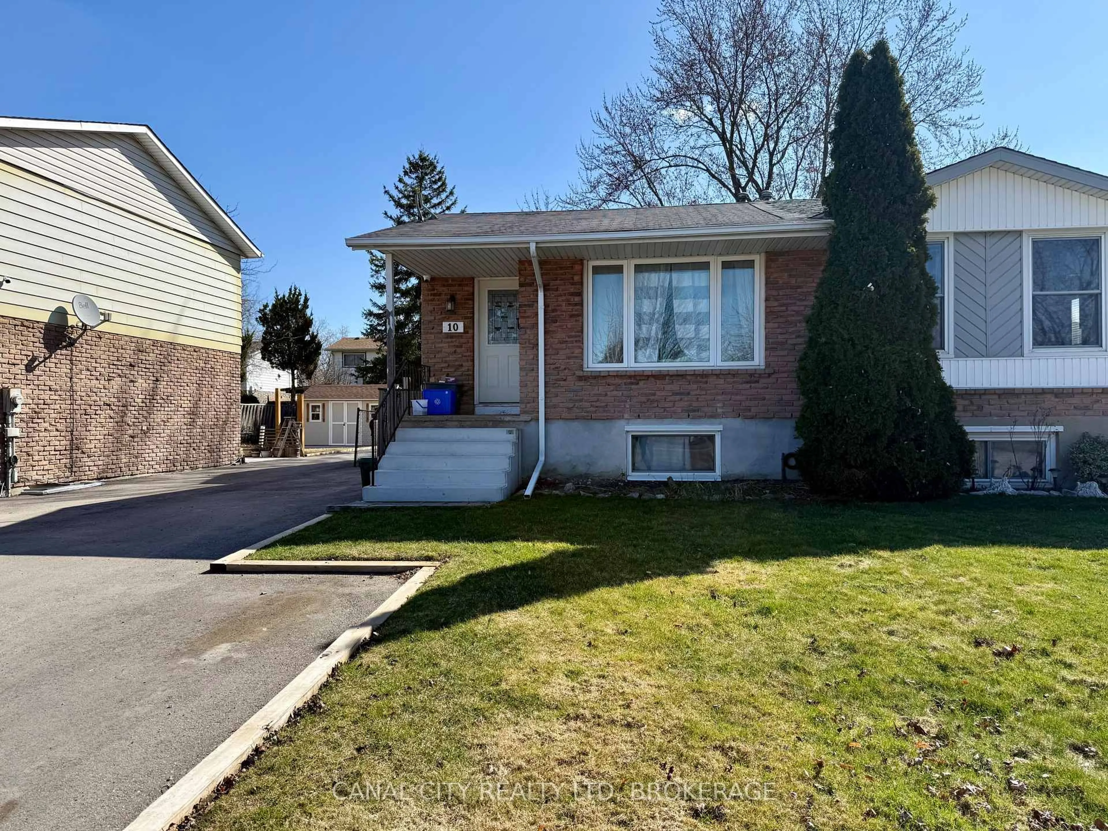 Unknown for 10 Baldwin Circ, Thorold Ontario L2V 4H5