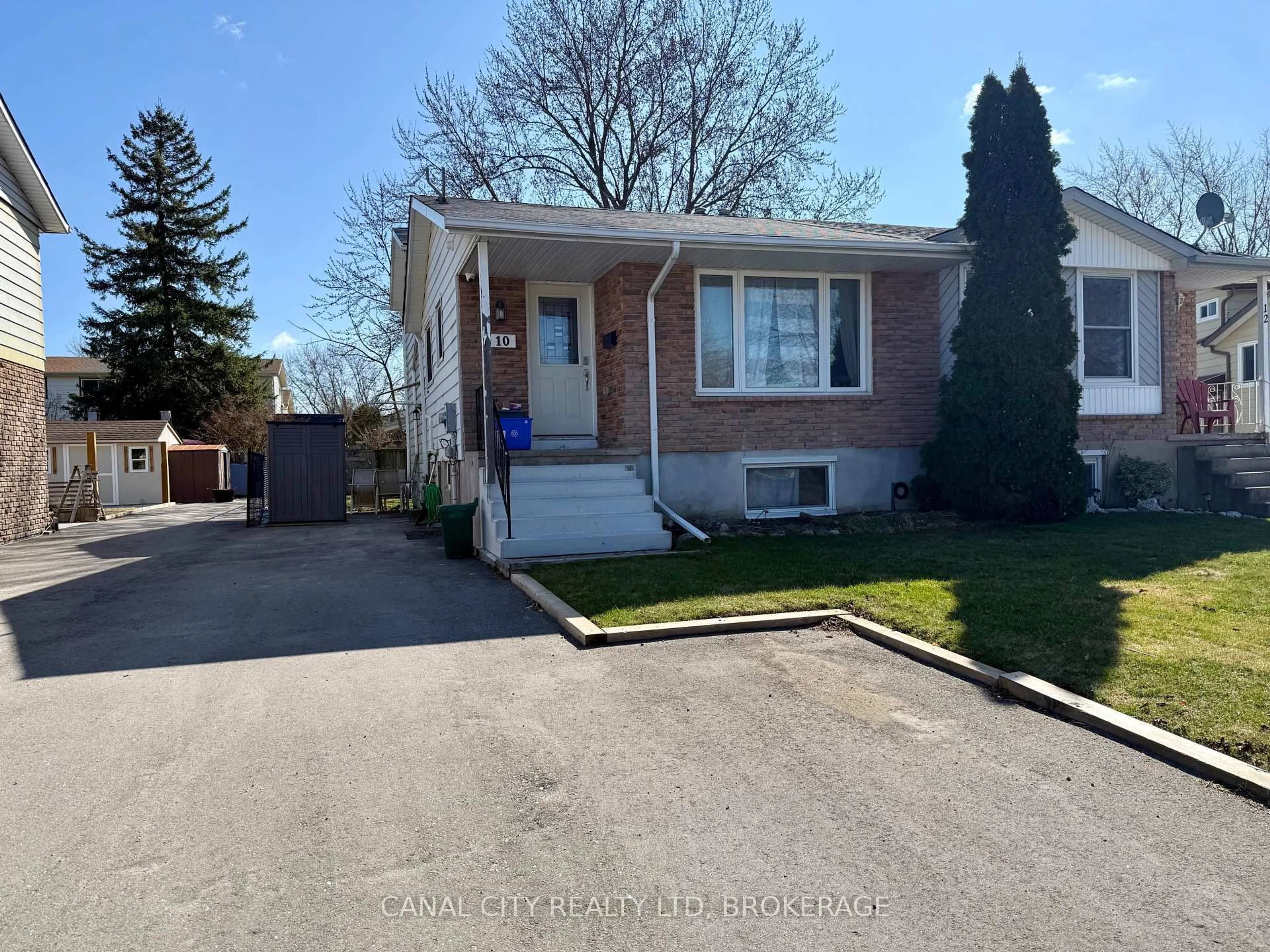 Unknown for 10 Baldwin Circ, Thorold Ontario L2V 4H5