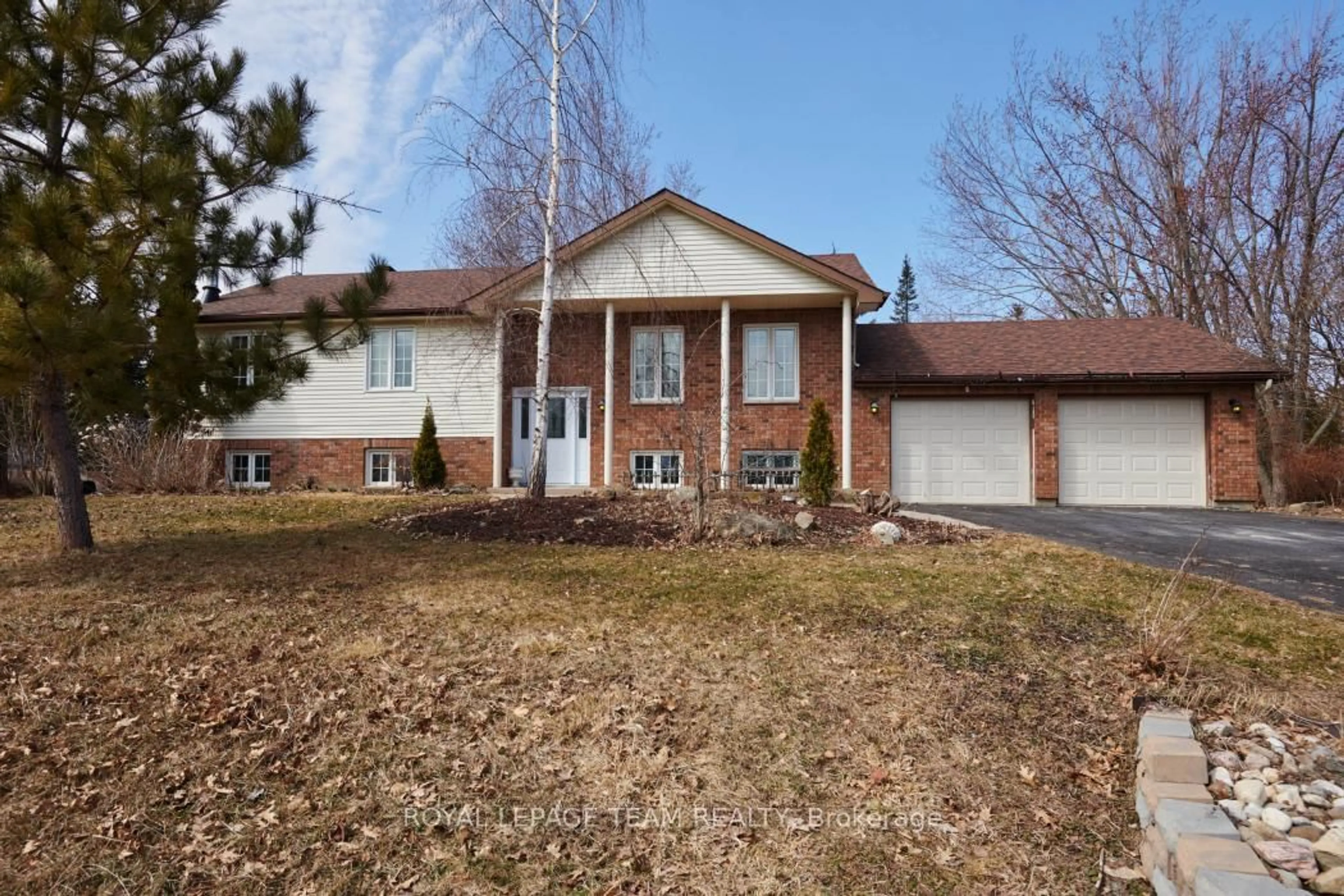 Home with brick exterior material, street for 7849 Morningside Ave, Vernon Ontario K0A 3J0