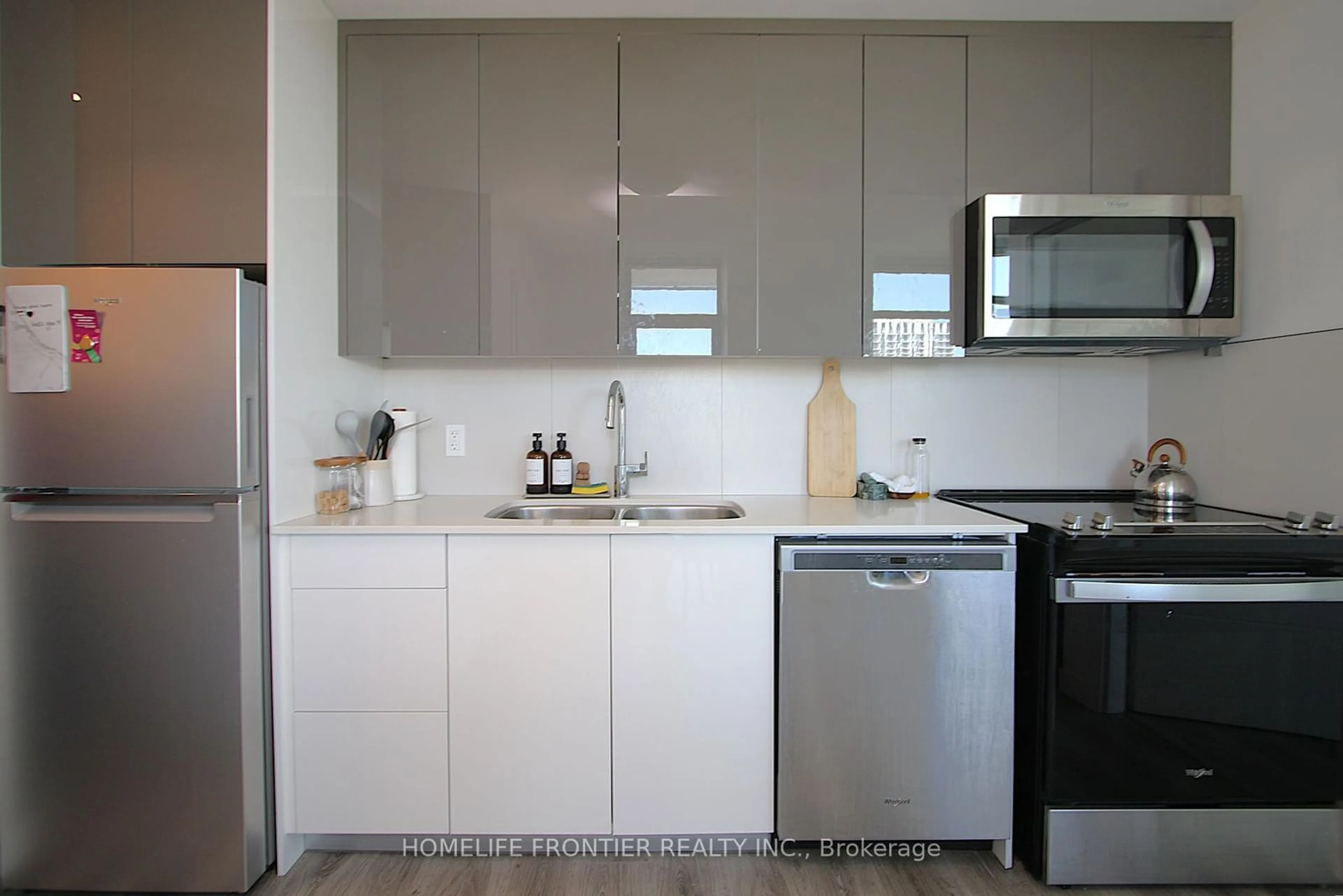 Standard kitchen, ceramic/tile floor for 60 Frederick St #1209, Kitchener Ontario N2H 0C7