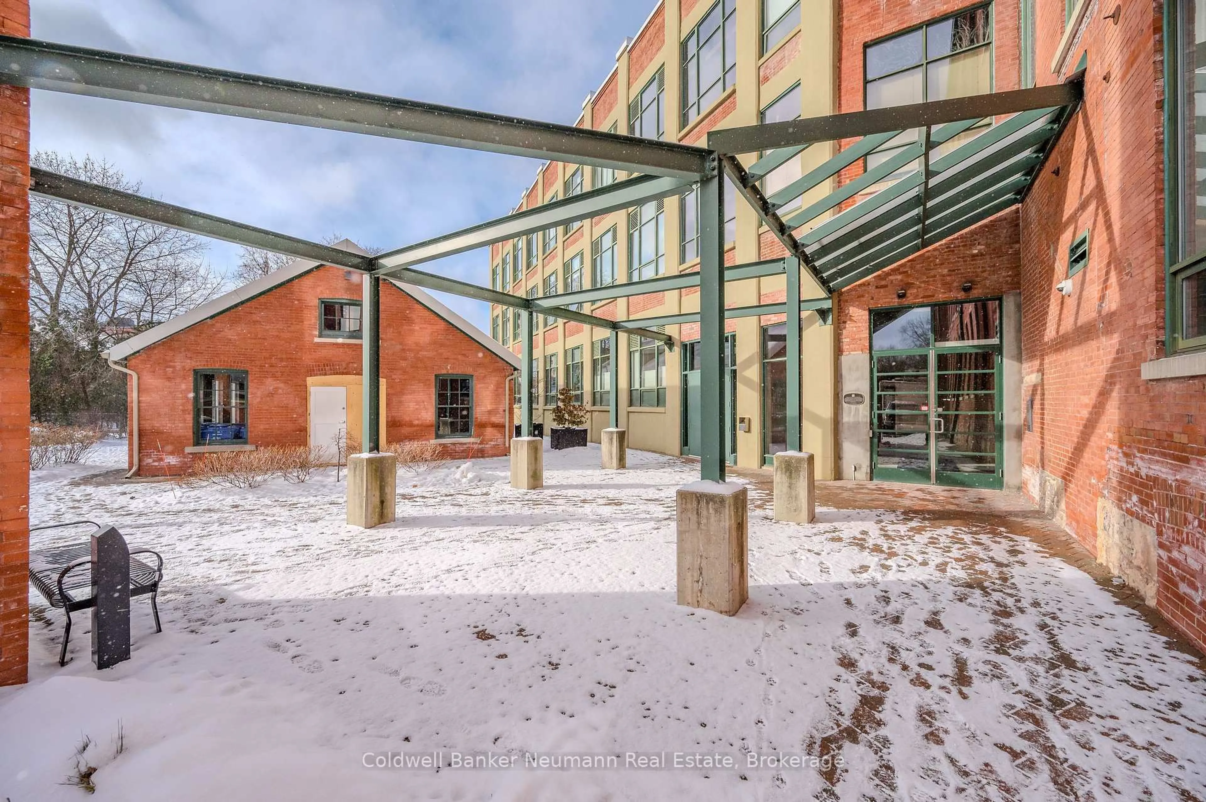 Patio, building for 26 Ontario St #101, Guelph Ontario N1E 7K1