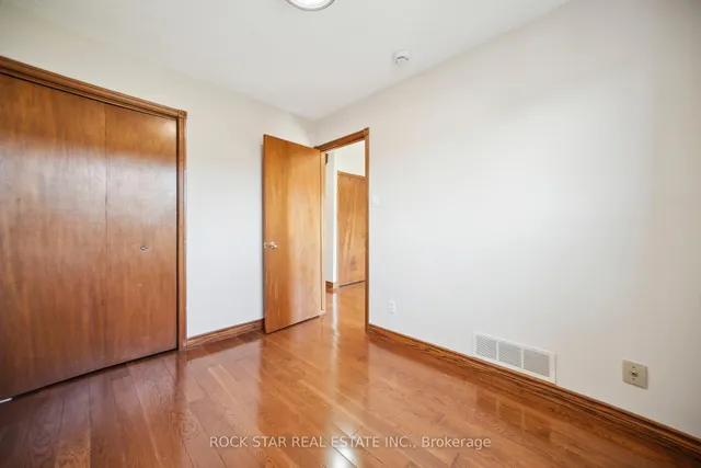 Additional property image - 11 Herbert Crt