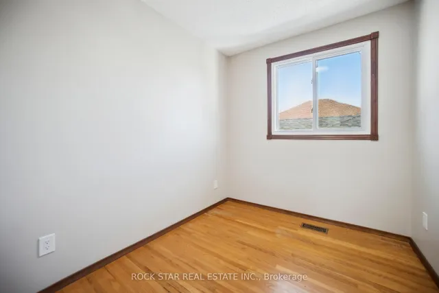 Additional property image - 11 Herbert Crt