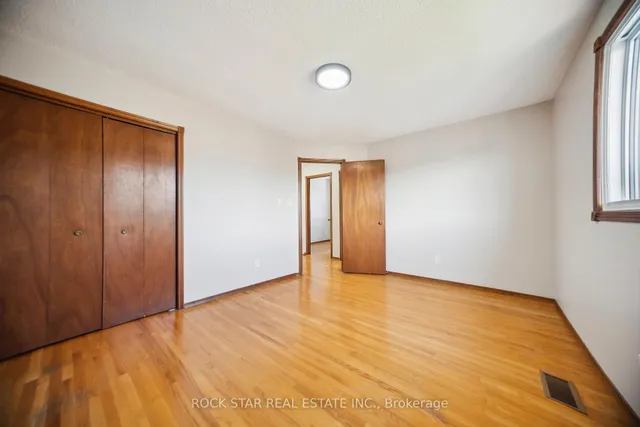 Additional property image - 11 Herbert Crt