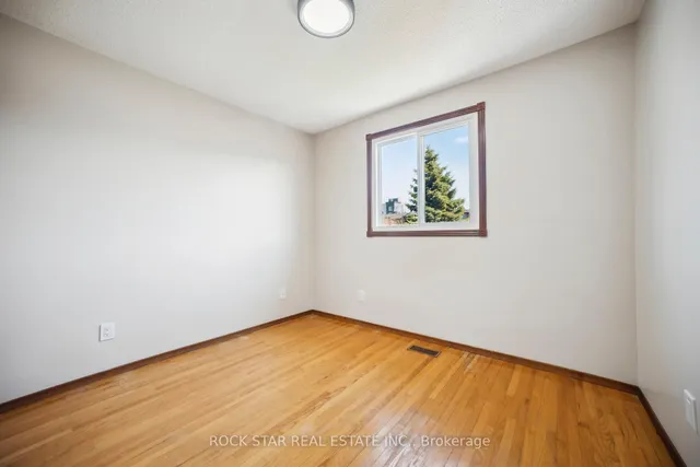 Additional property image - 11 Herbert Crt