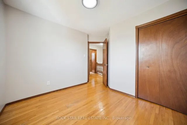 Additional property image - 11 Herbert Crt