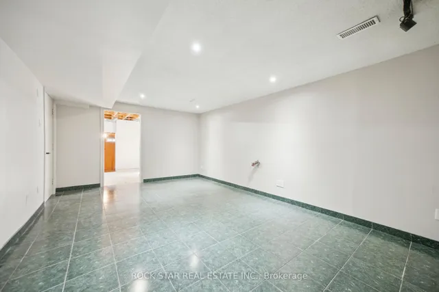 Additional property image - 11 Herbert Crt