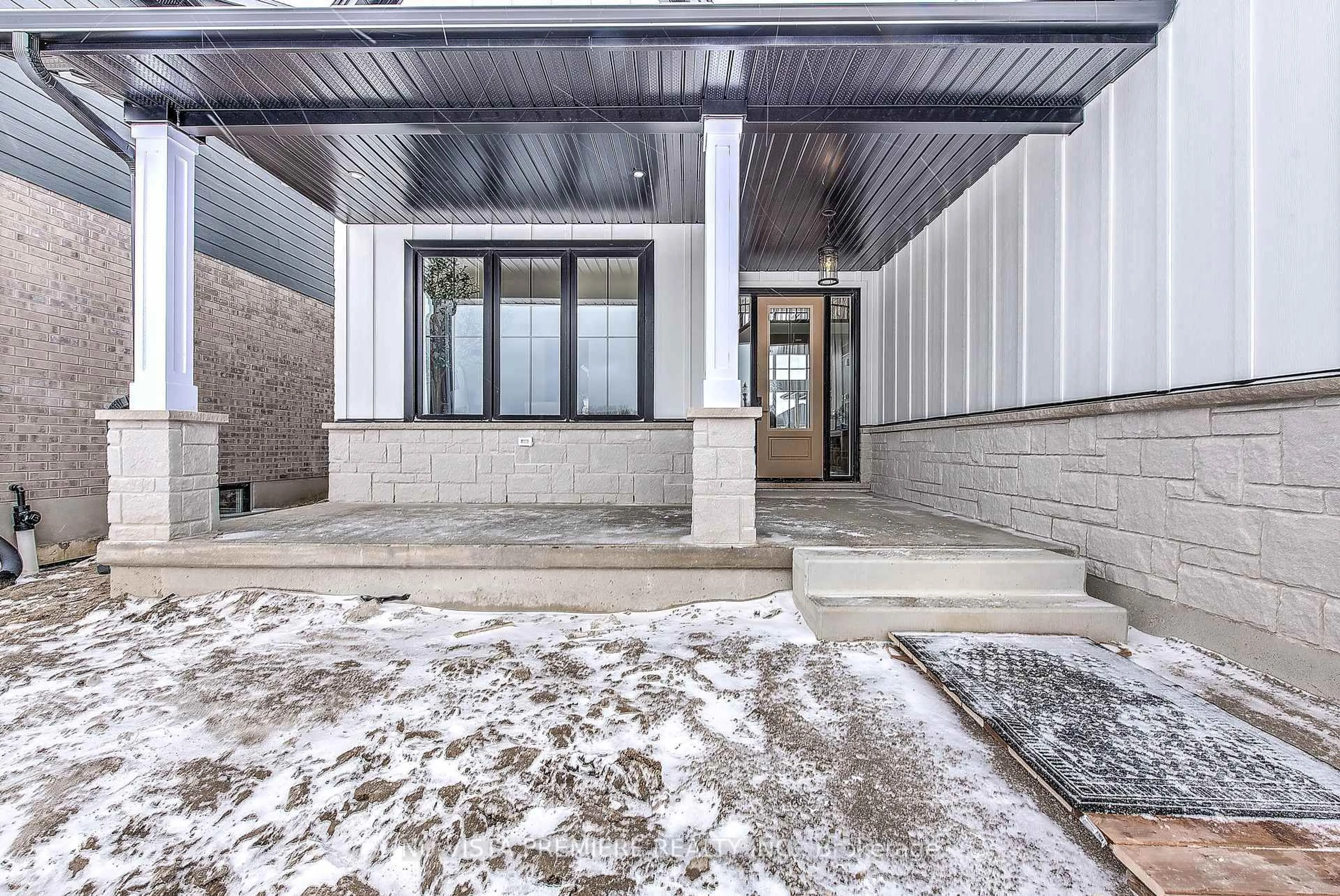 Indoor entryway for 71 Basil Cres, Middlesex Centre Ontario N0M 2A0