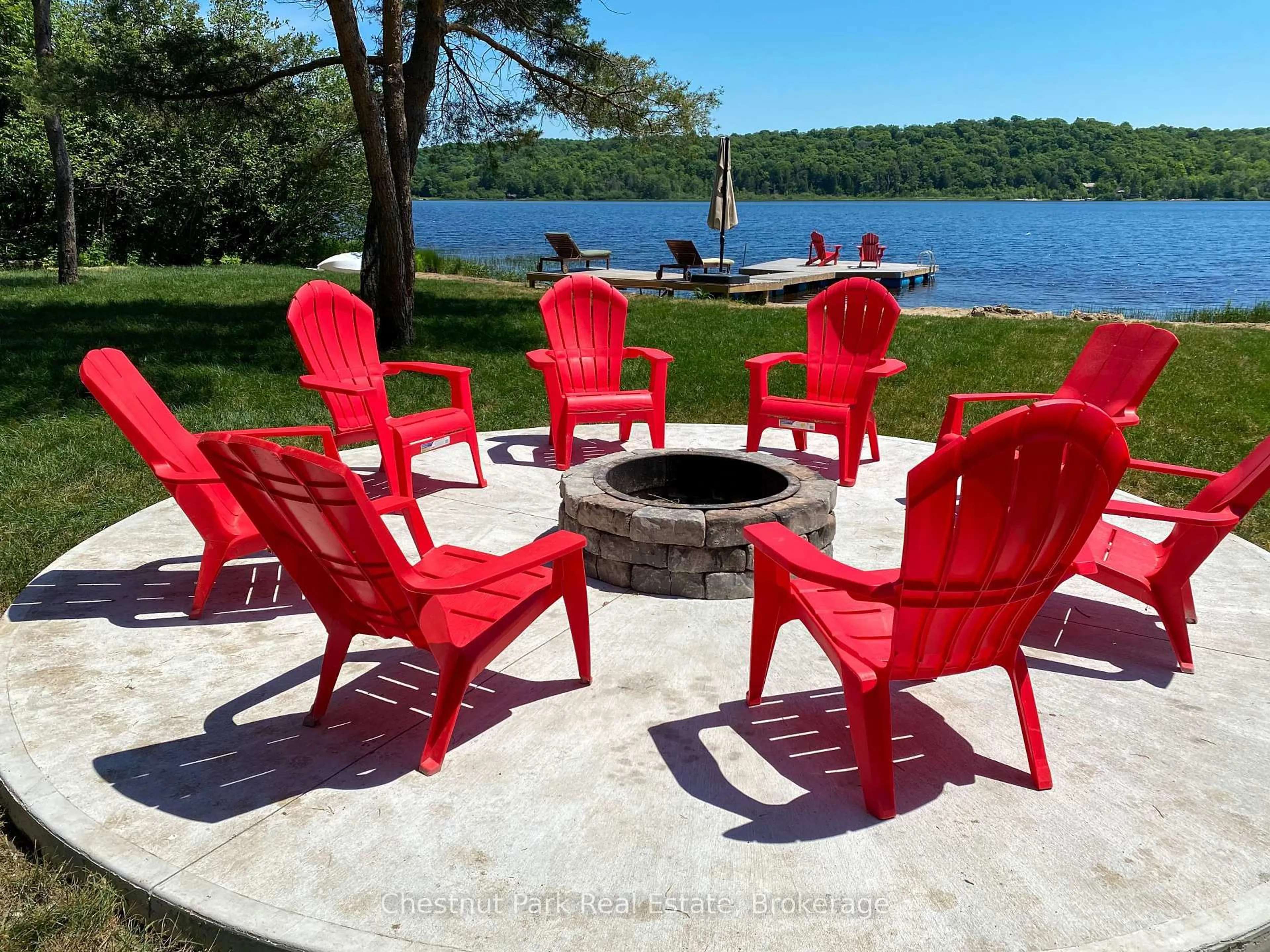 Patio, water/lake/river/ocean view for 121 North Deer Lake Rd, Huntsville Ontario P0B 1L0