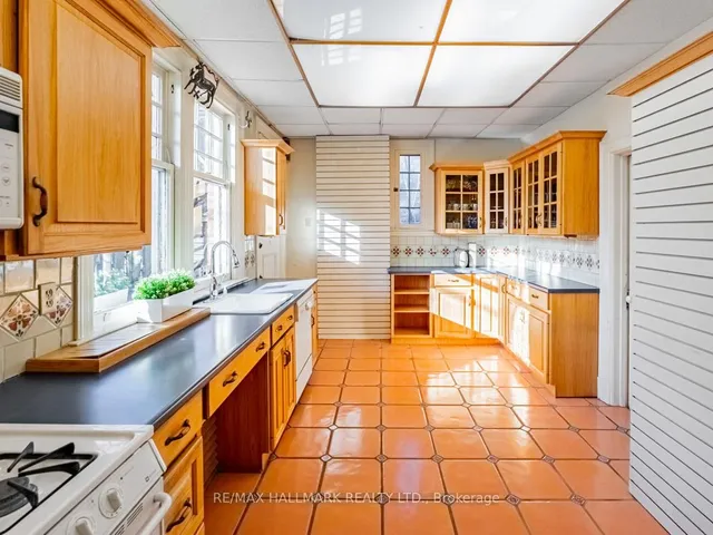 Additional property image - 2 Mount Royal Ave