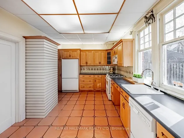 Additional property image - 2 Mount Royal Ave