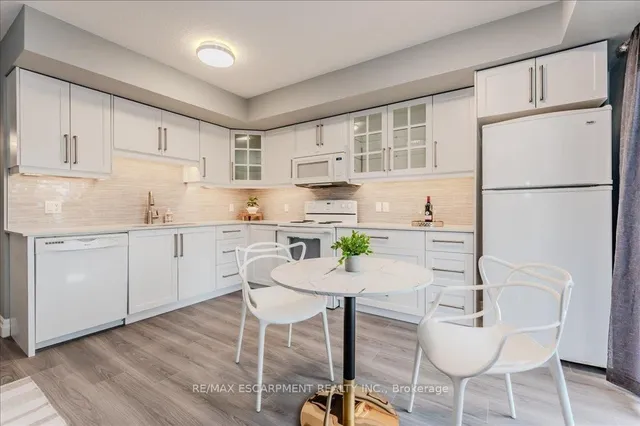Additional property image - 1180 Countrystone Dr Unit 8B