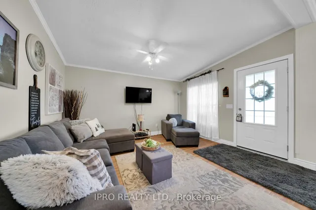 Additional image 31 of 23 MacPherson Cres