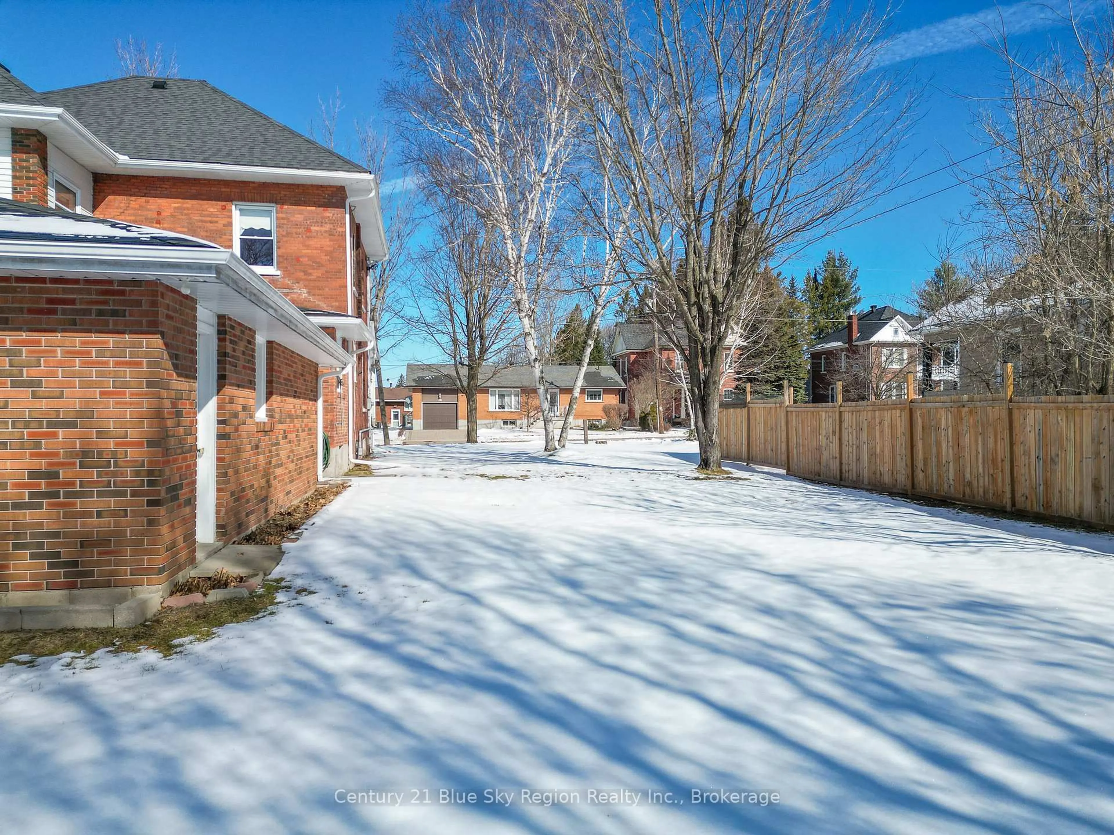 Unknown for 262 Edward St, Powassan Ontario P0H 1Z0