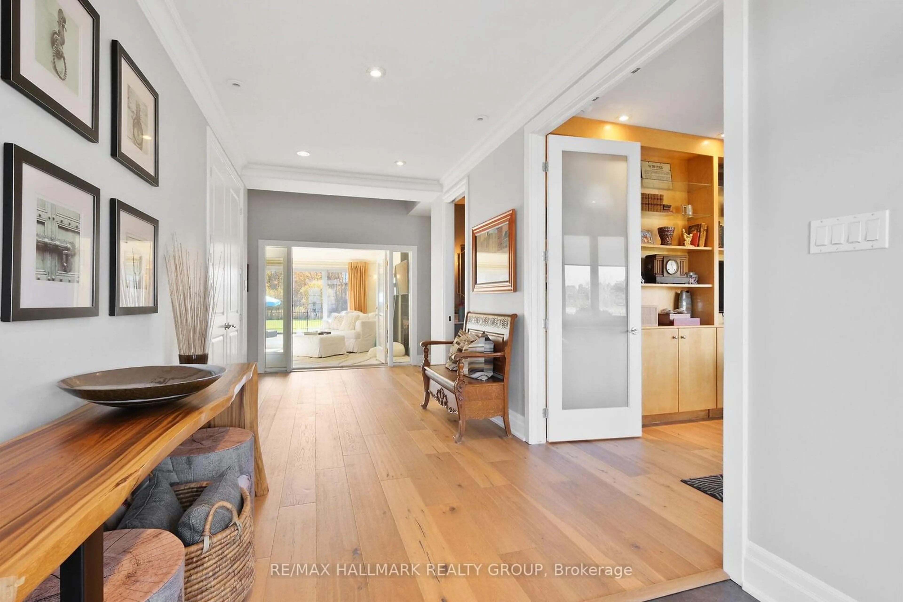 Indoor entryway for 144 KERRY HILL Cres, Ottawa Ontario K0A 1T0