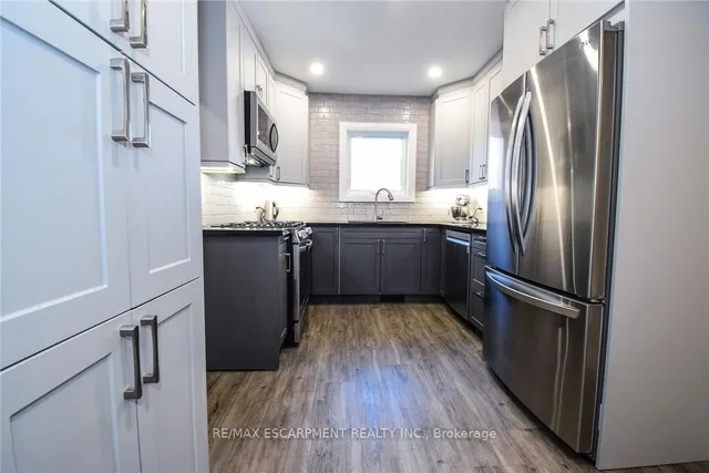 Additional property image - 104 Tragina Ave