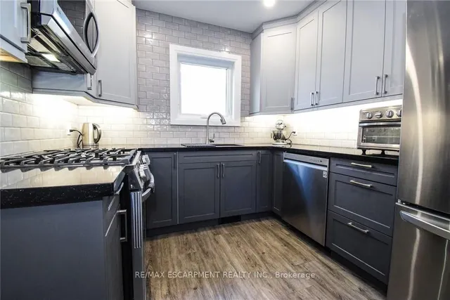 Additional property image - 104 Tragina Ave
