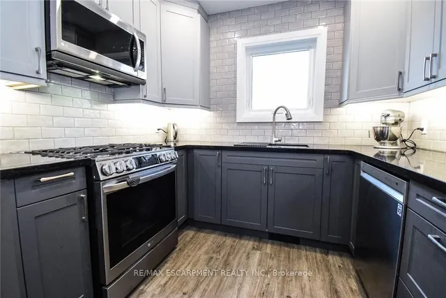 Additional property image - 104 Tragina Ave