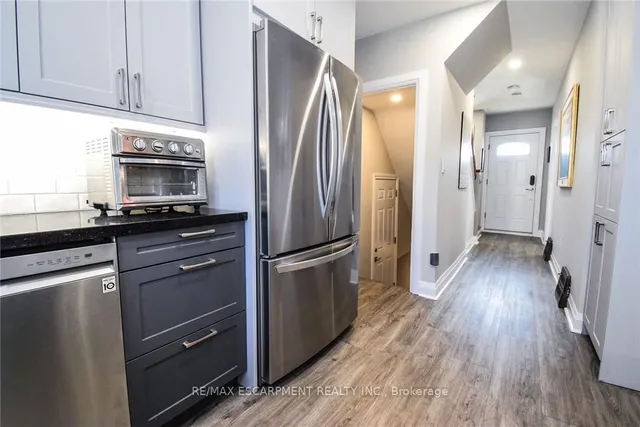 Additional property image - 104 Tragina Ave
