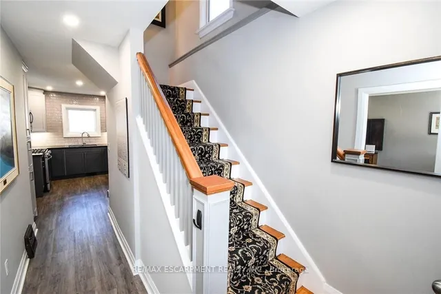 Additional property image - 104 Tragina Ave