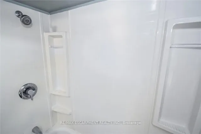 Additional property image - 104 Tragina Ave