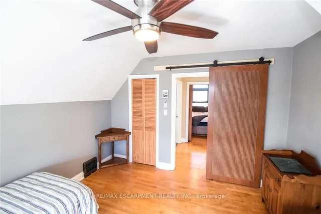 Additional property image - 104 Tragina Ave