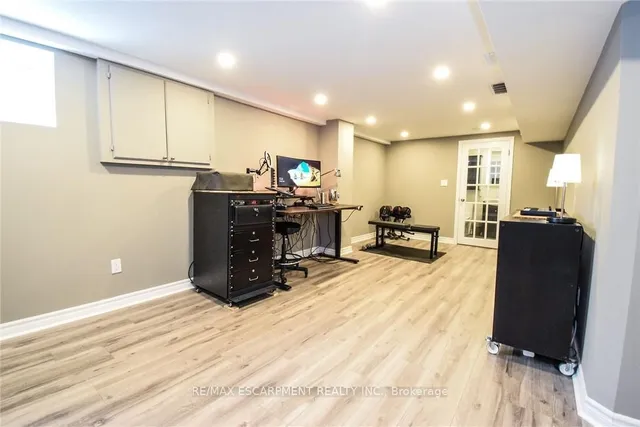 Additional property image - 104 Tragina Ave