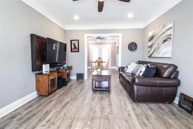 Additional property image - 104 Tragina Ave