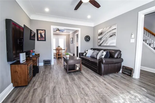 Additional property image - 104 Tragina Ave