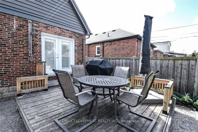 Additional property image - 104 Tragina Ave