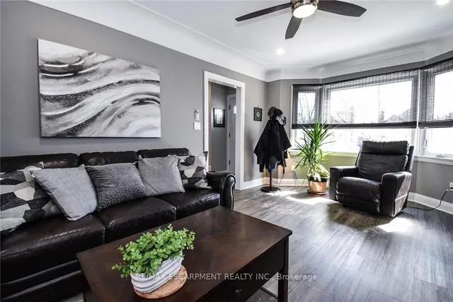 Additional property image - 104 Tragina Ave