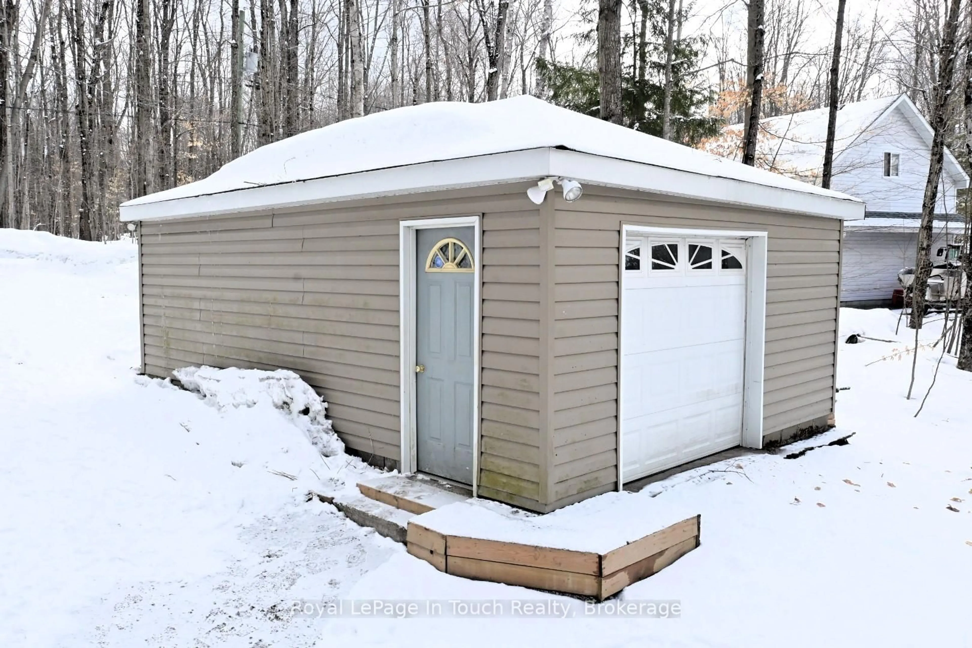 Shed for 476 Hungry Bay Rd, Georgian Bay Ontario L0K 1S0