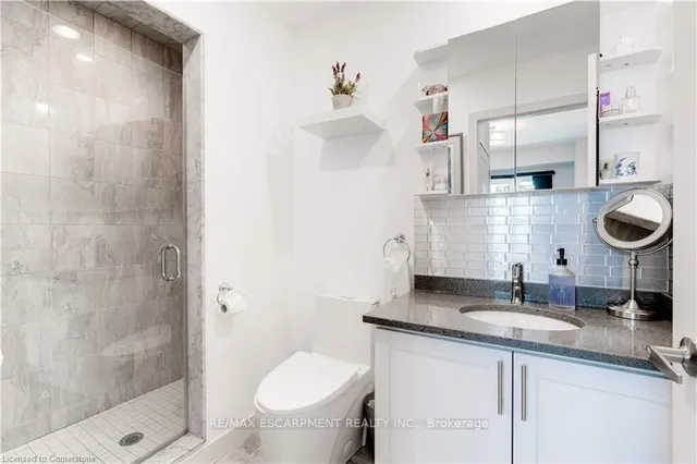 Additional property image - 35 SOUTHSHORE Cres Unit 404