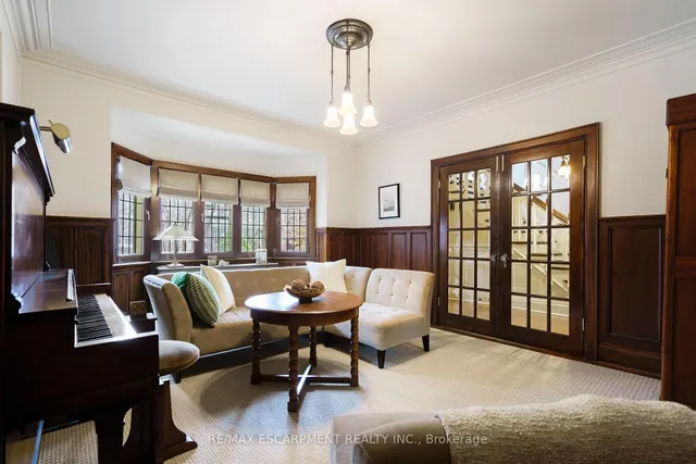 Additional property image - 2 Oak Knoll Dr