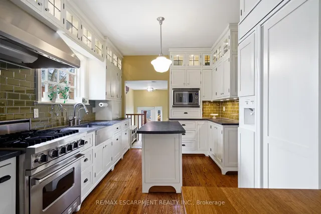Additional property image - 2 Oak Knoll Dr