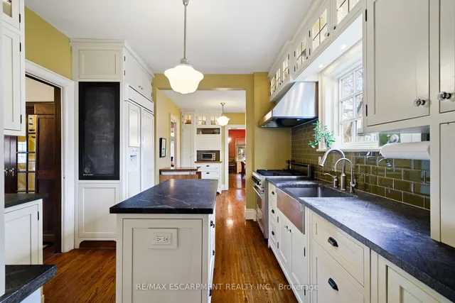 Additional property image - 2 Oak Knoll Dr